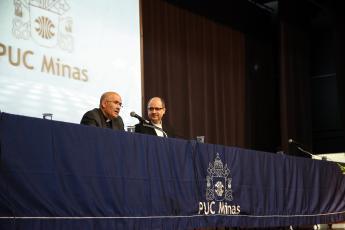 O padre José Tolentino ao lado do reitor Dom Mol
