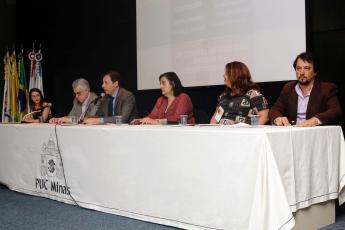 Os professores ressaltaram a importância de se debater a formação dos docentes para garantir a qualidade do ensino