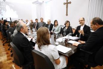 A recondução ocorreu na presença de pró-reitores da Universidade