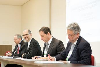 Os professores Joviles Trevisol, Dom Mol, Sérgio Hanriot e Márcio de Castro Filho