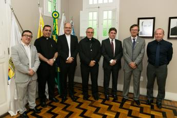 Bispo foi recebido por membros da administração superior da Universidade