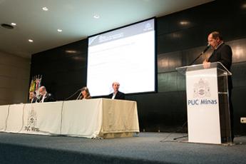 Dom Walmor mencionou a importância do Programa de Pós-graduação em Ciências da Religião para a comunidade acadêmica e para a sociedade