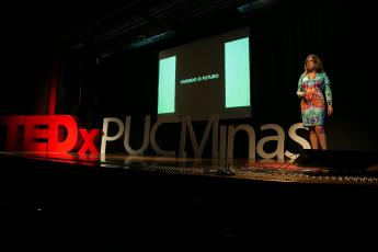 A professora Patrícia Bernardes: 