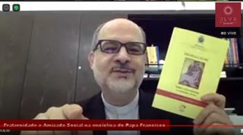 Dom Mol: “O Papa chega a dizer que não é possível renovar a sociedade se não começar pelos mais pobres, tem que começar de baixo, de baixo para cima