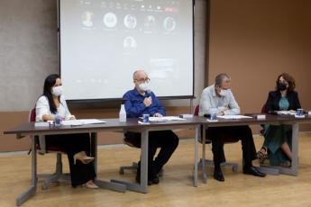 Os professores Adelina Martins de La Fuente, Mozahir Salomão Bruck Paulo Roberto de Sousa e Isaura Mourão Generoso