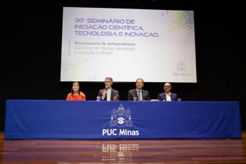 Prof. Dr. Pe. Luís Henrique Eloy e Silva explicou o simbolismo dos 30 anos que, em termos bíblicos, representam a maturidade de um ciclo novo