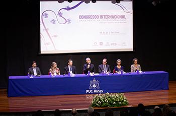 Prof. Dr. Pe. Luís Henrique Eloy e Silva explicou que a PUC Minas pretende, com essa iniciativa, ser um lugar de escuta a diversas vozes